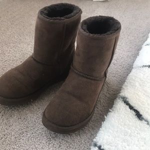 UGG Classic Short Chocolate Brown Boots